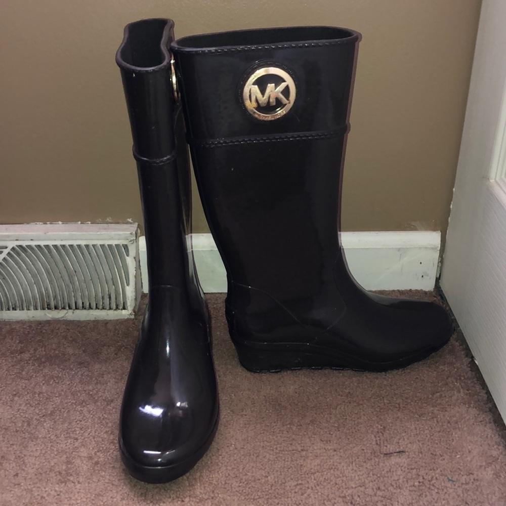 Michael Kors rainboots!